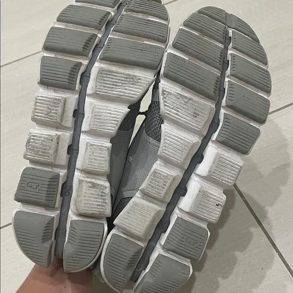 On Running Charcoal Sneakers size 8 - Picture 3 of 4